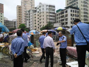 深圳待建空地藏大批废品及黑煤气 与学校一路之隔